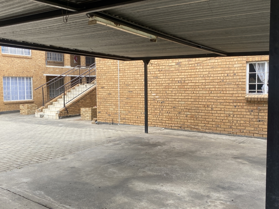 2 Bedroom Property for Sale in Lower Bo-dorp North West